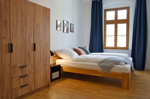 schlafzimmer_schrank_doppelbett