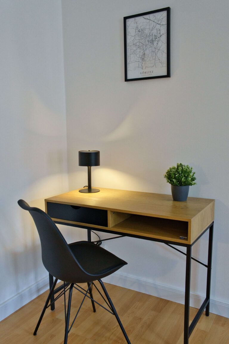 Wohnzimmer Schreibtisch